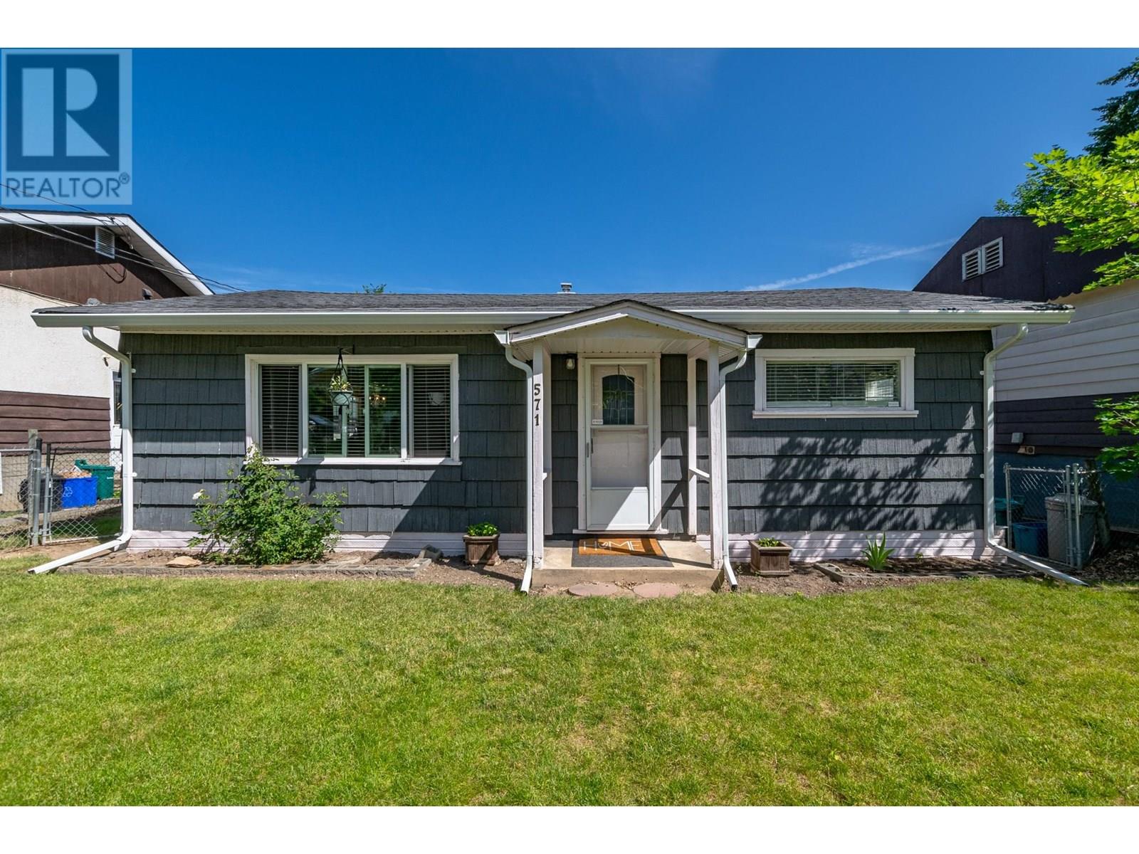 571 1 Avenue Se, Salmon Arm, British Columbia  V1E 1J7 - Photo 1 - 10351823