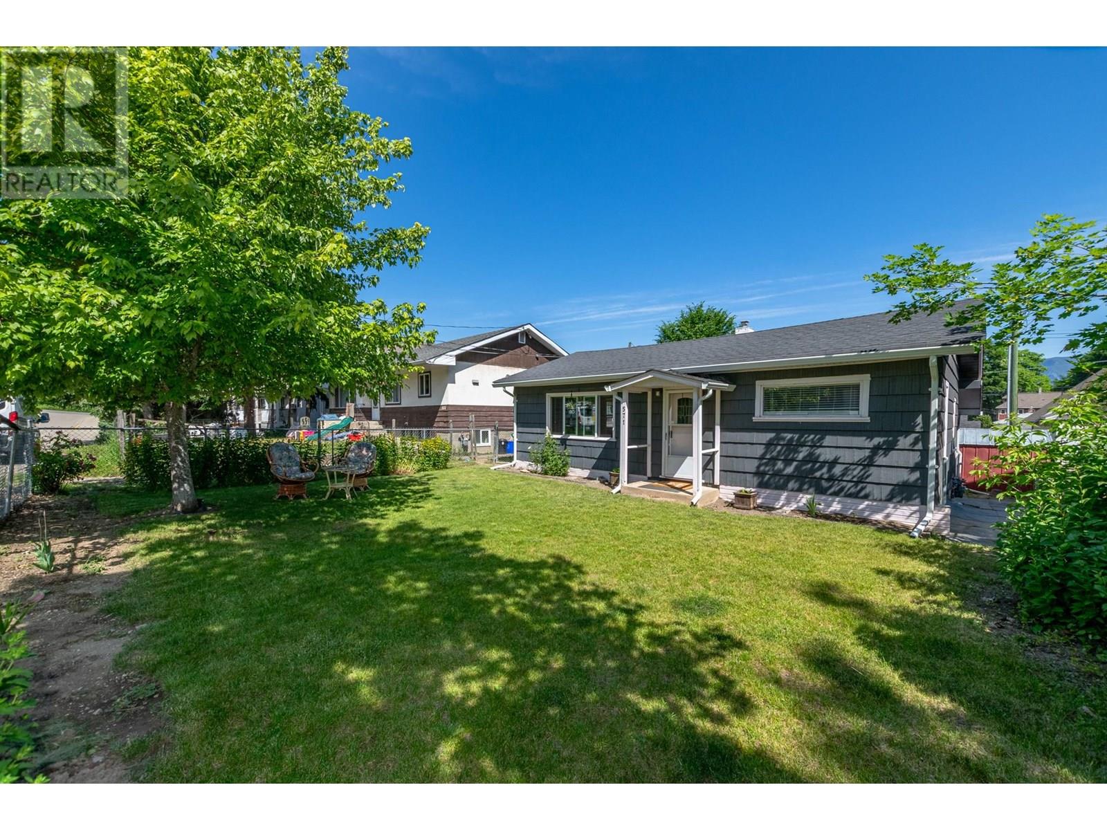 571 1 Avenue Se, Salmon Arm, British Columbia  V1E 1J7 - Photo 28 - 10351823