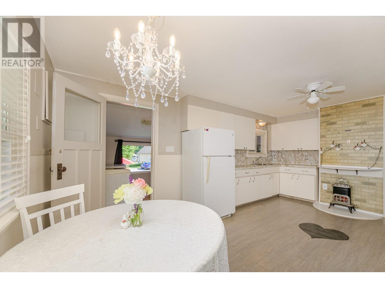 571 1 Avenue Se, Salmon Arm, British Columbia  V1E 1J7 - Photo 7 - 10351823