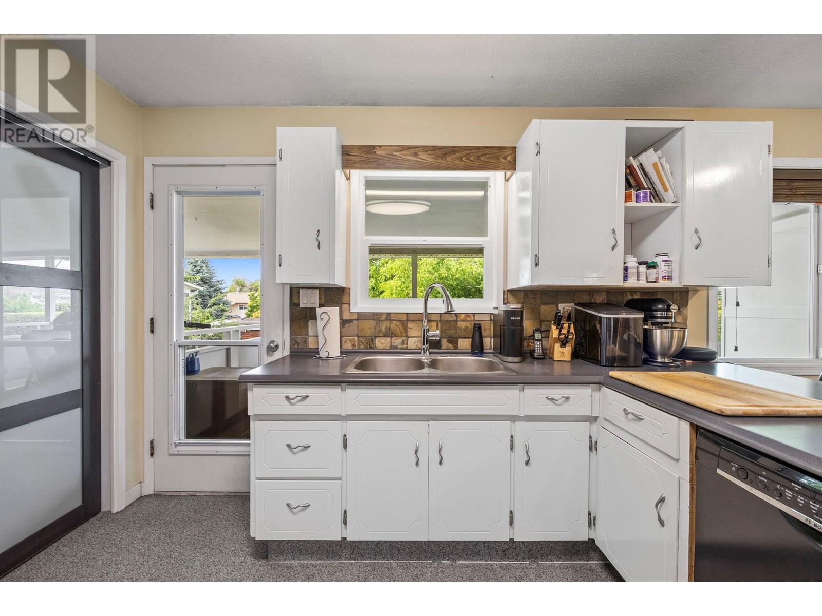 190 Benchview Road, Kelowna, British Columbia  V1X 1M5 - Photo 12 - 10351915