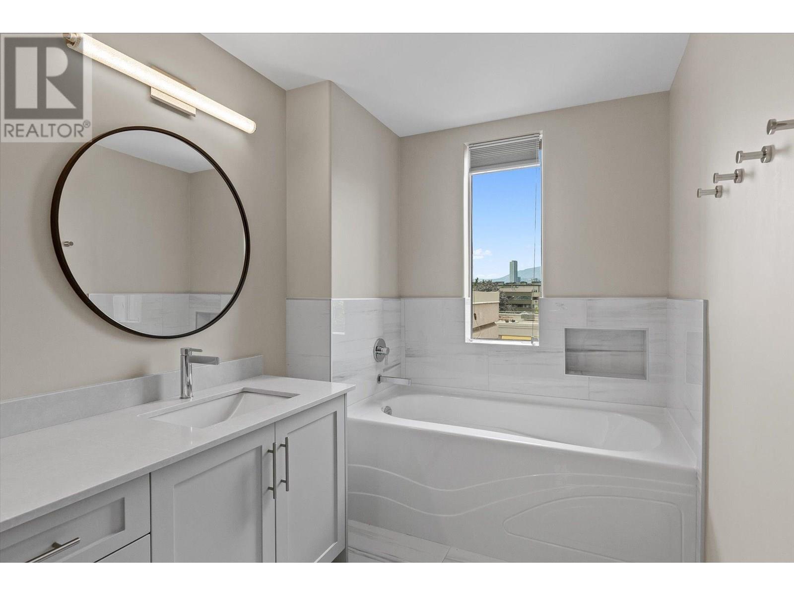 1160 Bernard Avenue Unit# 301, Kelowna, British Columbia  V1Y 6R2 - Photo 24 - 10352170