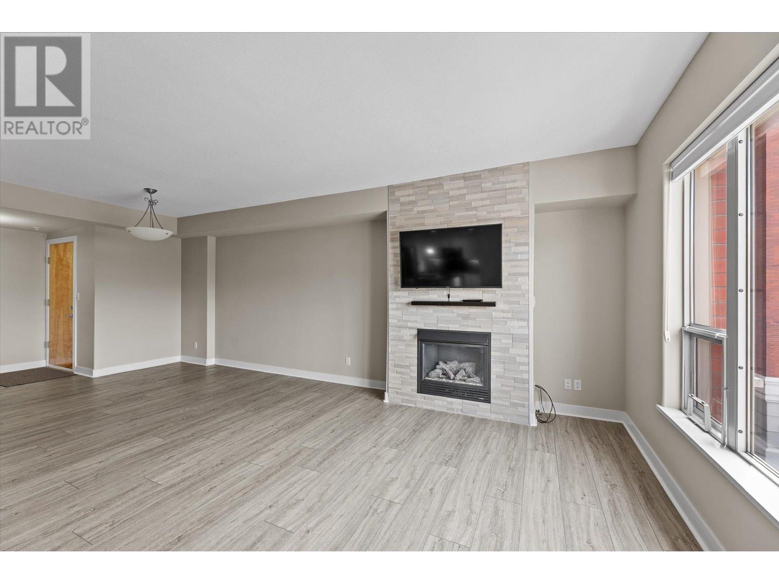 1160 Bernard Avenue Unit# 301, Kelowna, British Columbia  V1Y 6R2 - Photo 5 - 10352170