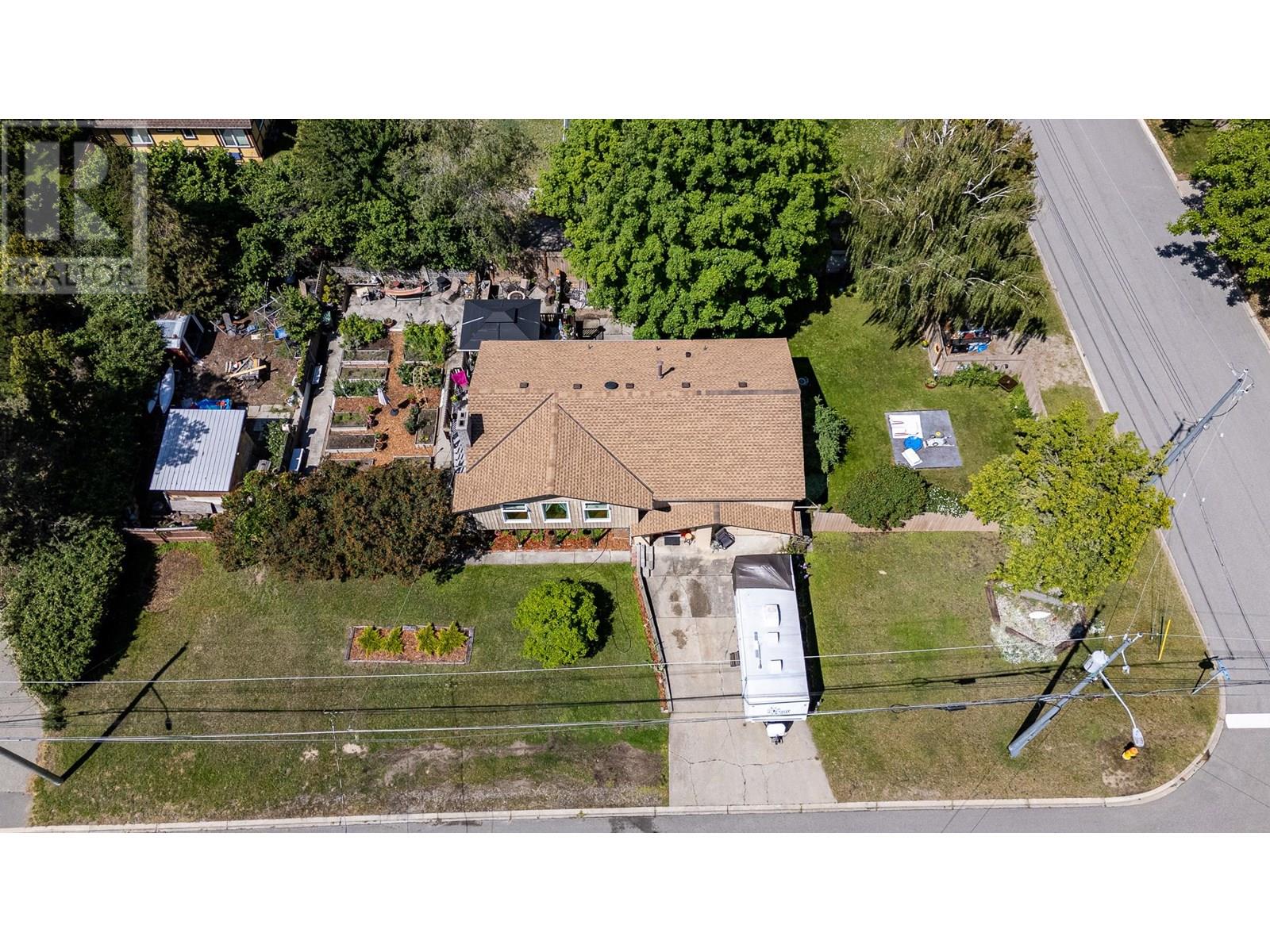 188 Walden Crescent, Penticton, British Columbia  V2A 1R7 - Photo 3 - 10352135