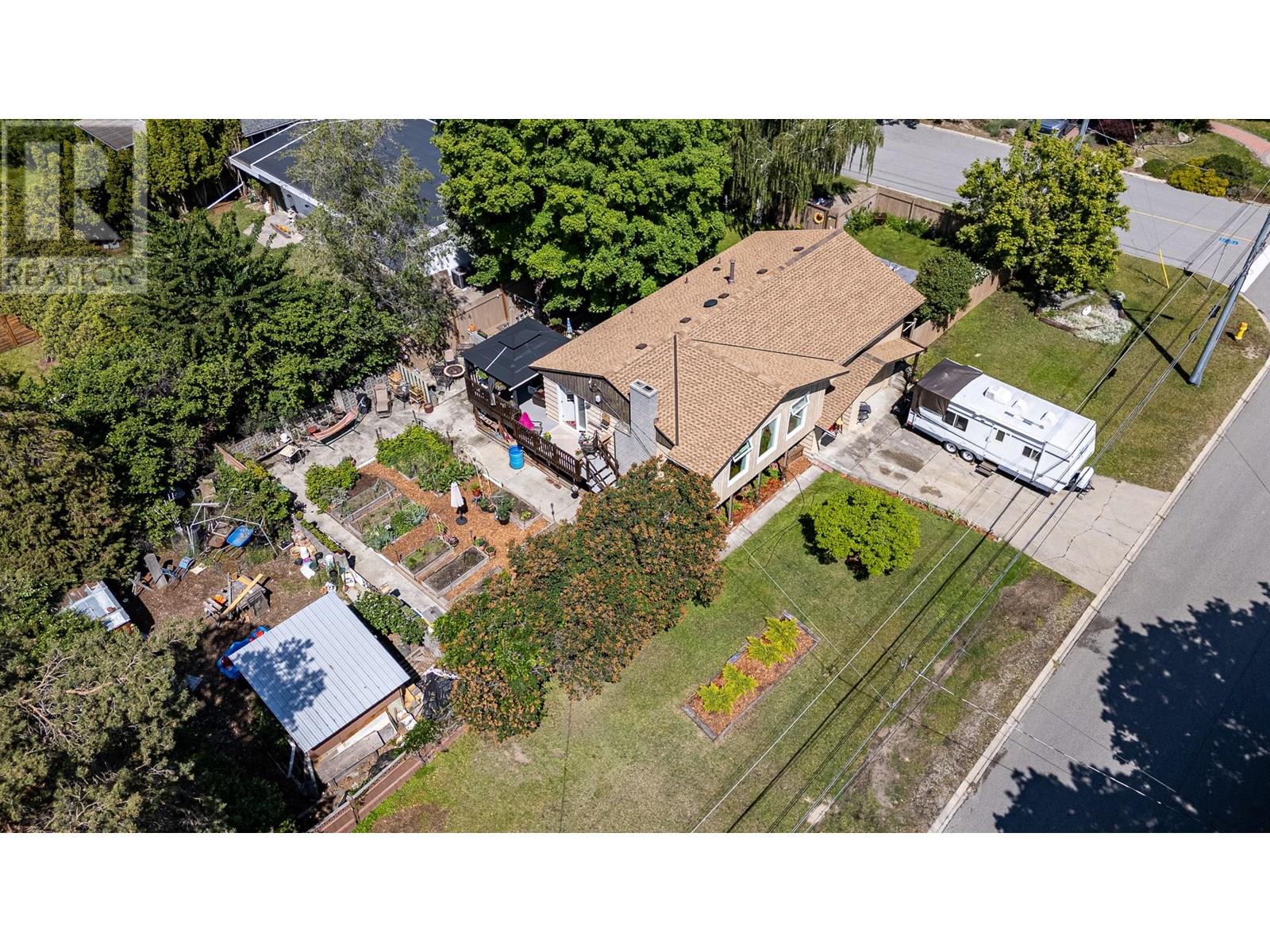 188 Walden Crescent, Penticton, British Columbia  V2A 1R7 - Photo 4 - 10352135