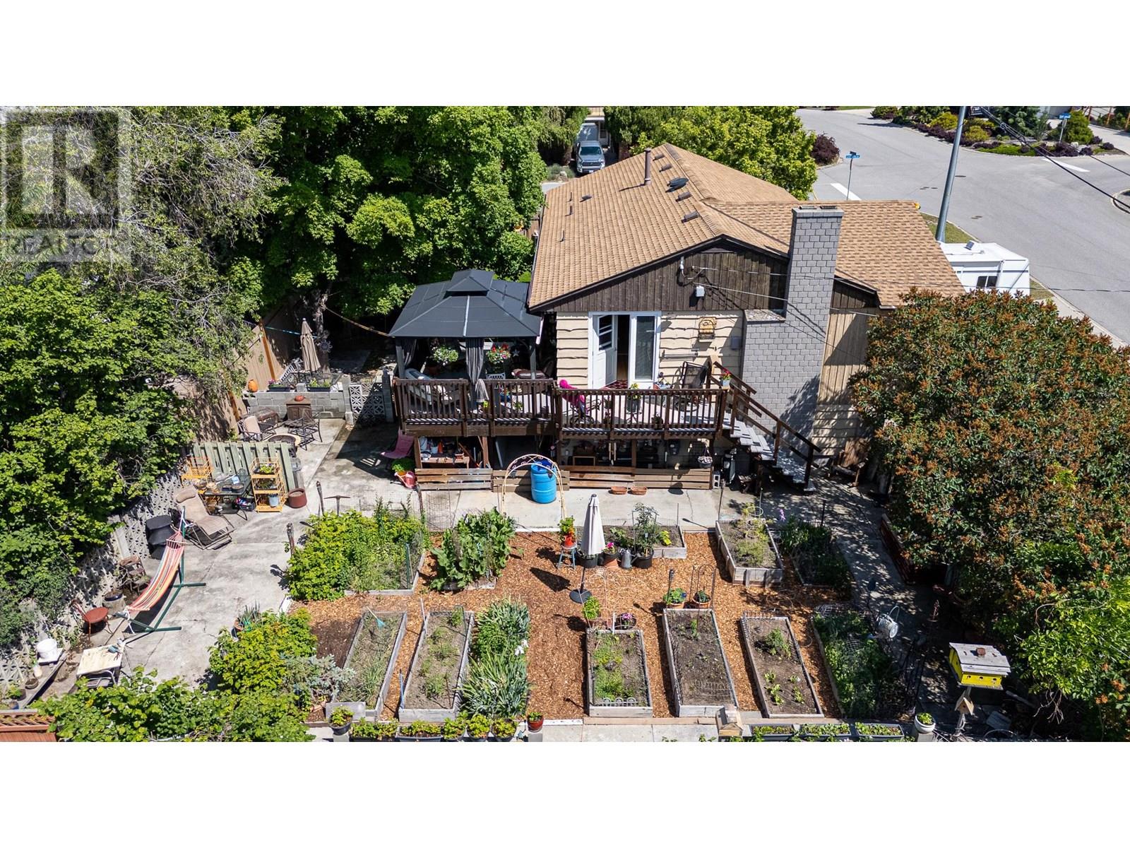 188 Walden Crescent, Penticton, British Columbia  V2A 1R7 - Photo 5 - 10352135