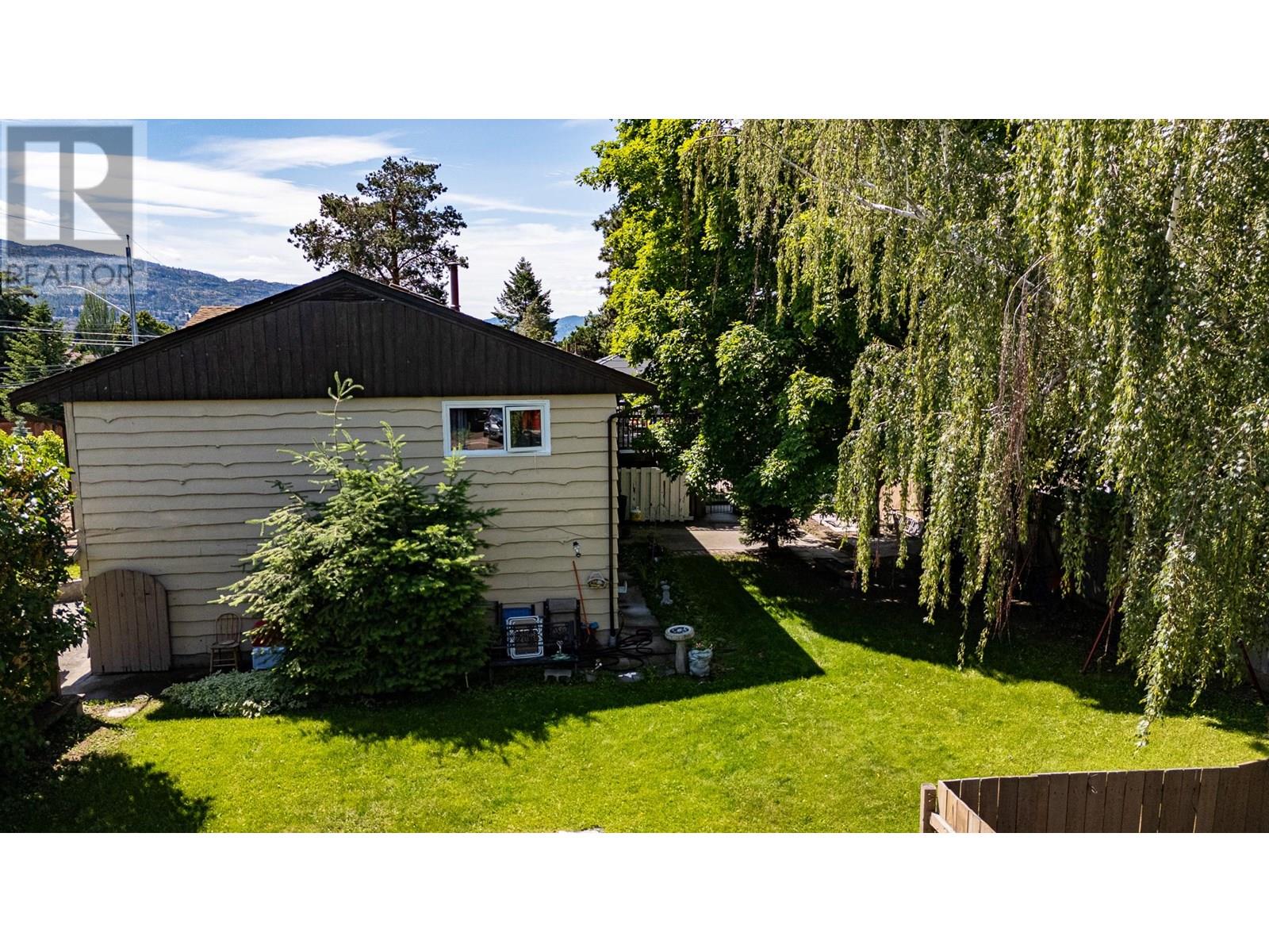 188 Walden Crescent, Penticton, British Columbia  V2A 1R7 - Photo 6 - 10352135