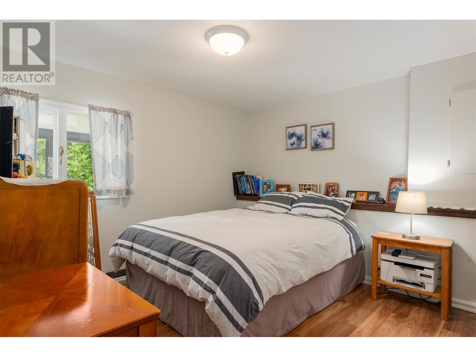909 8th Street, Montrose, British Columbia  V0G 1P0 - Photo 24 - 10352173