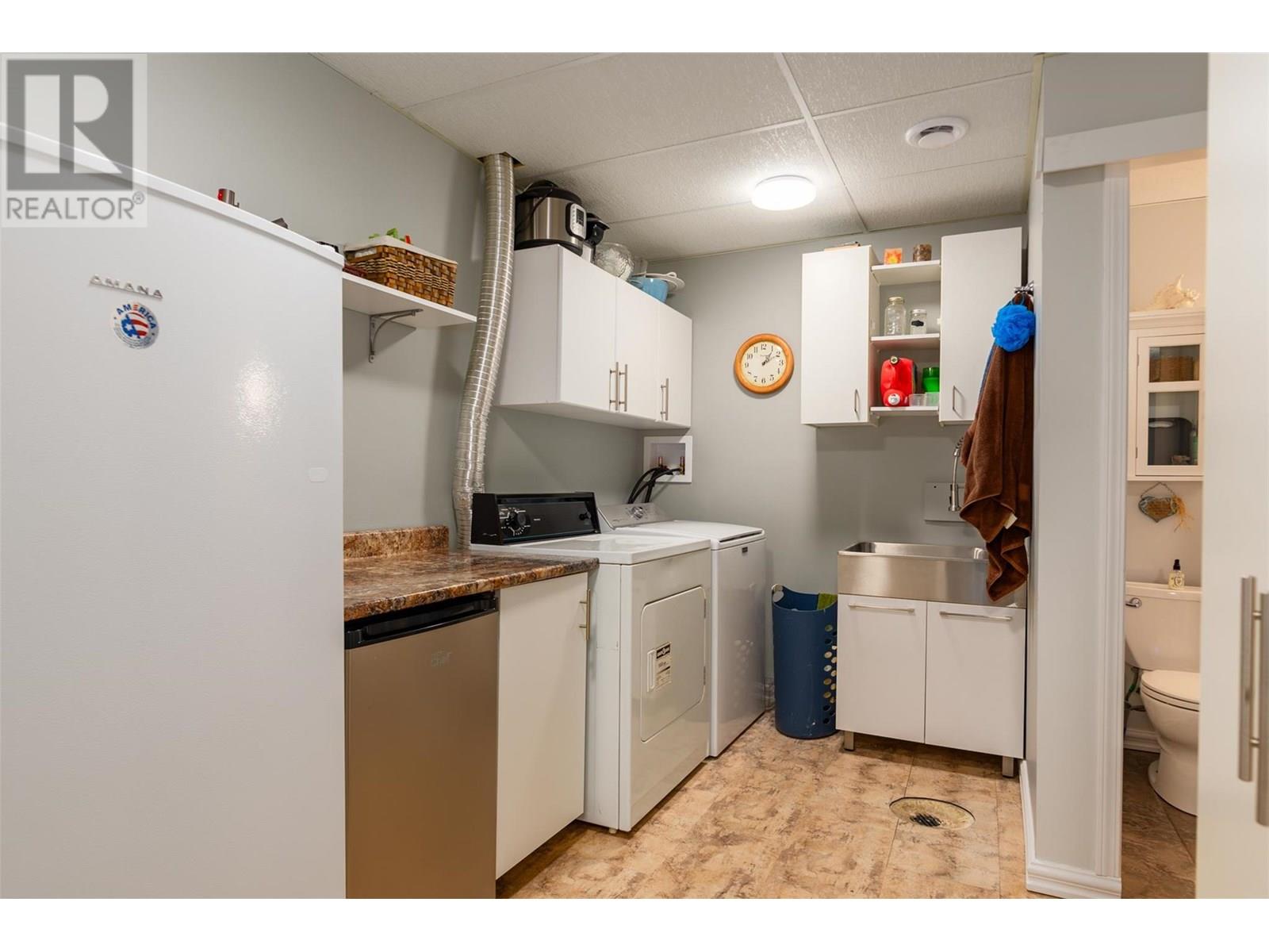 909 8th Street, Montrose, British Columbia  V0G 1P0 - Photo 28 - 10352173
