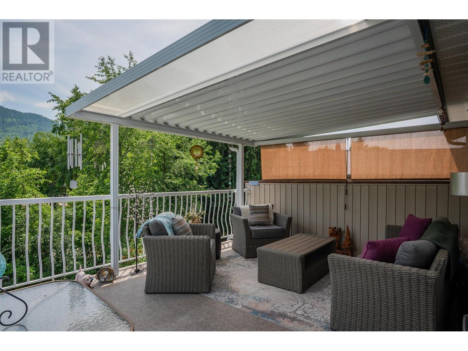 909 8th Street, Montrose, British Columbia  V0G 1P0 - Photo 38 - 10352173