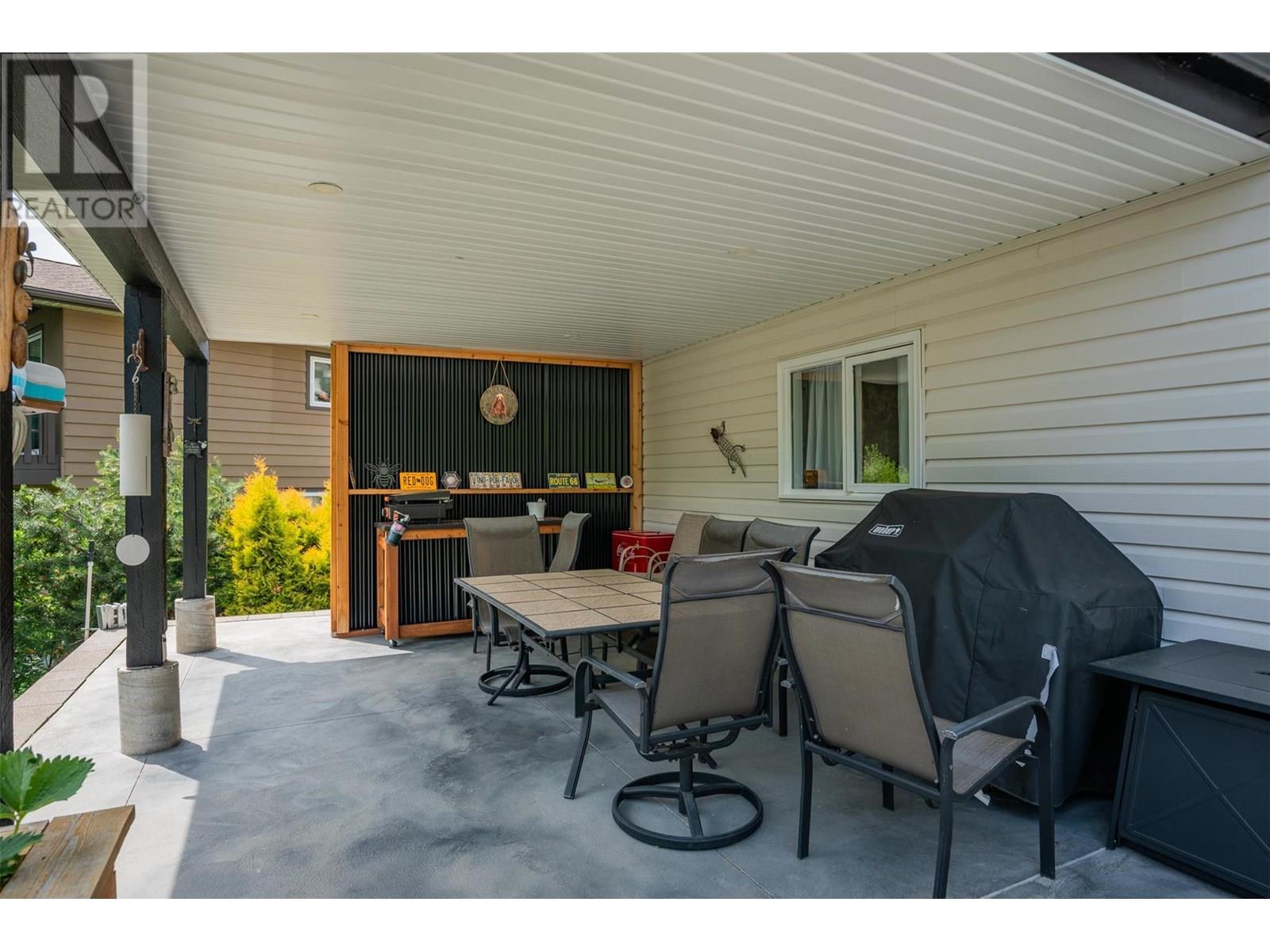 909 8th Street, Montrose, British Columbia  V0G 1P0 - Photo 45 - 10352173