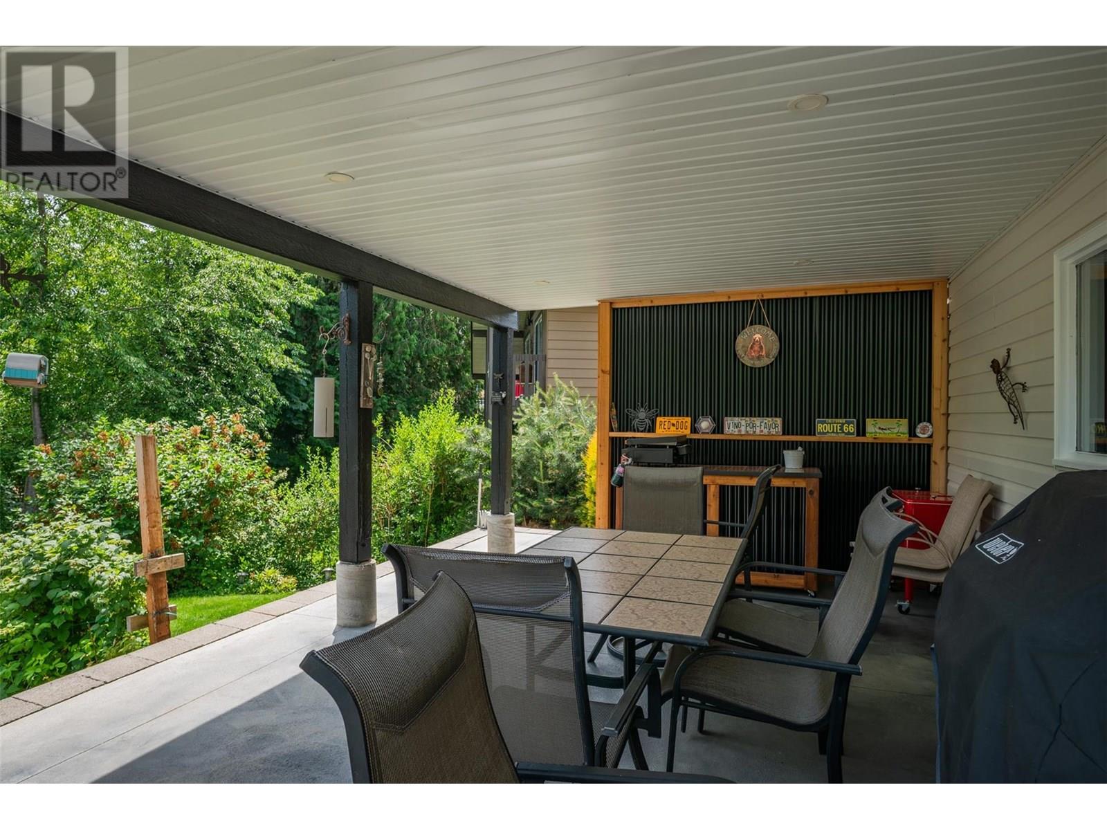 909 8th Street, Montrose, British Columbia  V0G 1P0 - Photo 46 - 10352173