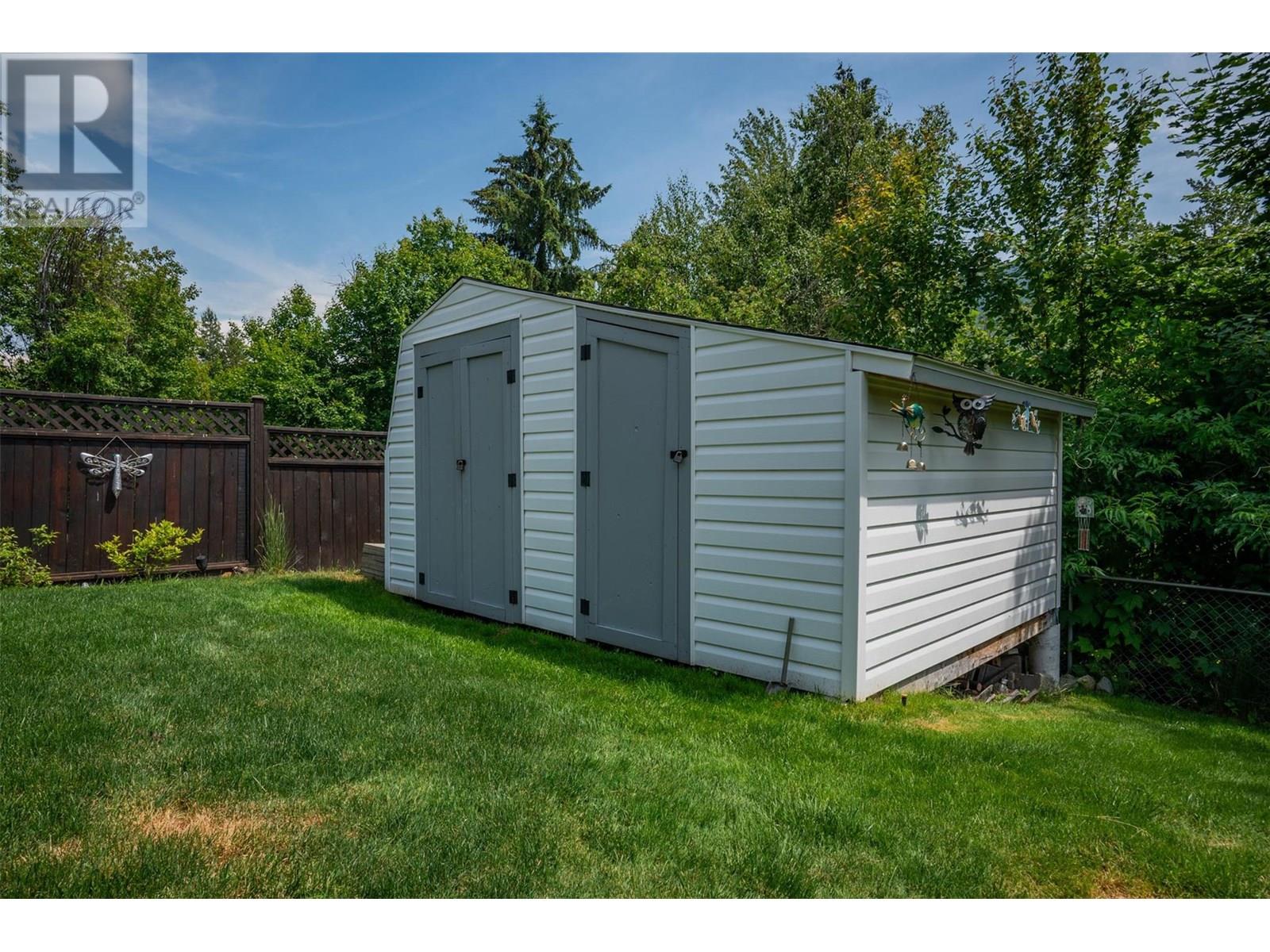 909 8th Street, Montrose, British Columbia  V0G 1P0 - Photo 52 - 10352173