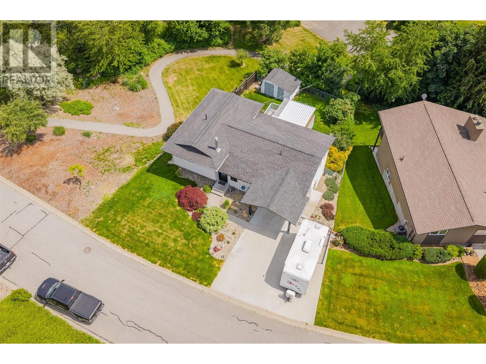 909 8th Street, Montrose, British Columbia  V0G 1P0 - Photo 59 - 10352173