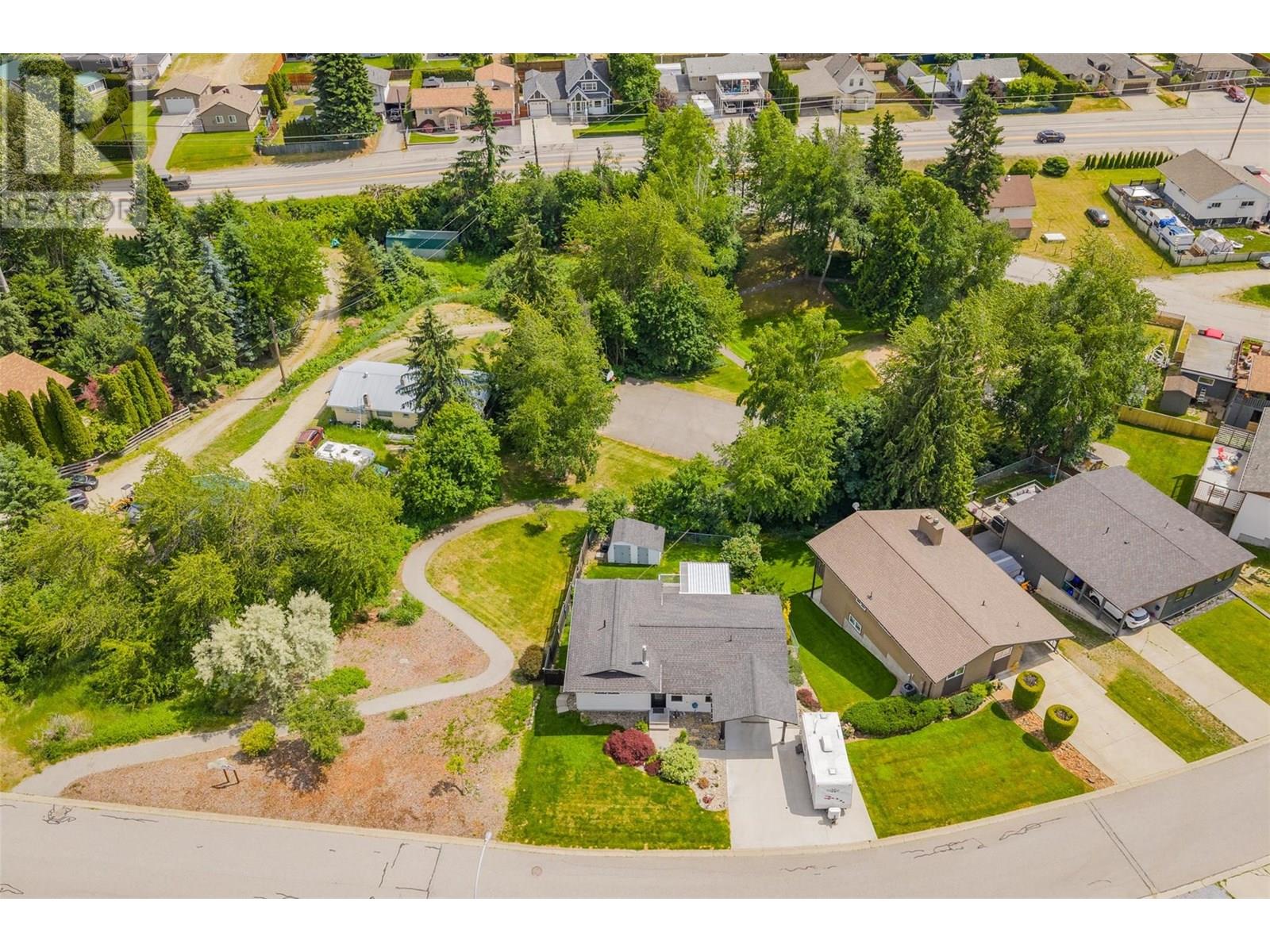 909 8th Street, Montrose, British Columbia  V0G 1P0 - Photo 61 - 10352173