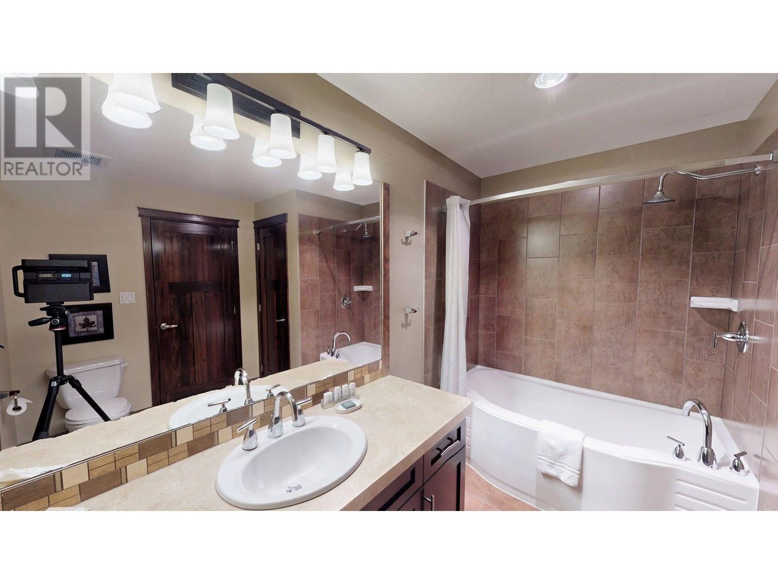 800 Bighorn Boulevard Unit# 825 E, Radium Hot Springs, British Columbia  V0A 1M0 - Photo 26 - 10352133