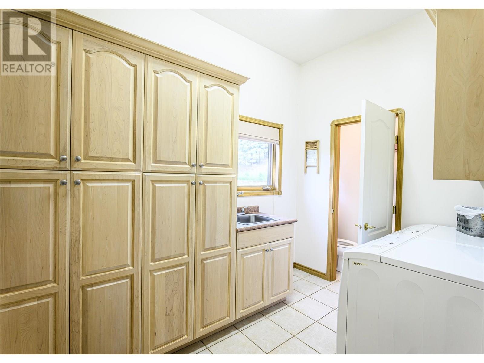 2028 25th Street S, Cranbrook, British Columbia  V1C 6Y9 - Photo 35 - 10352145
