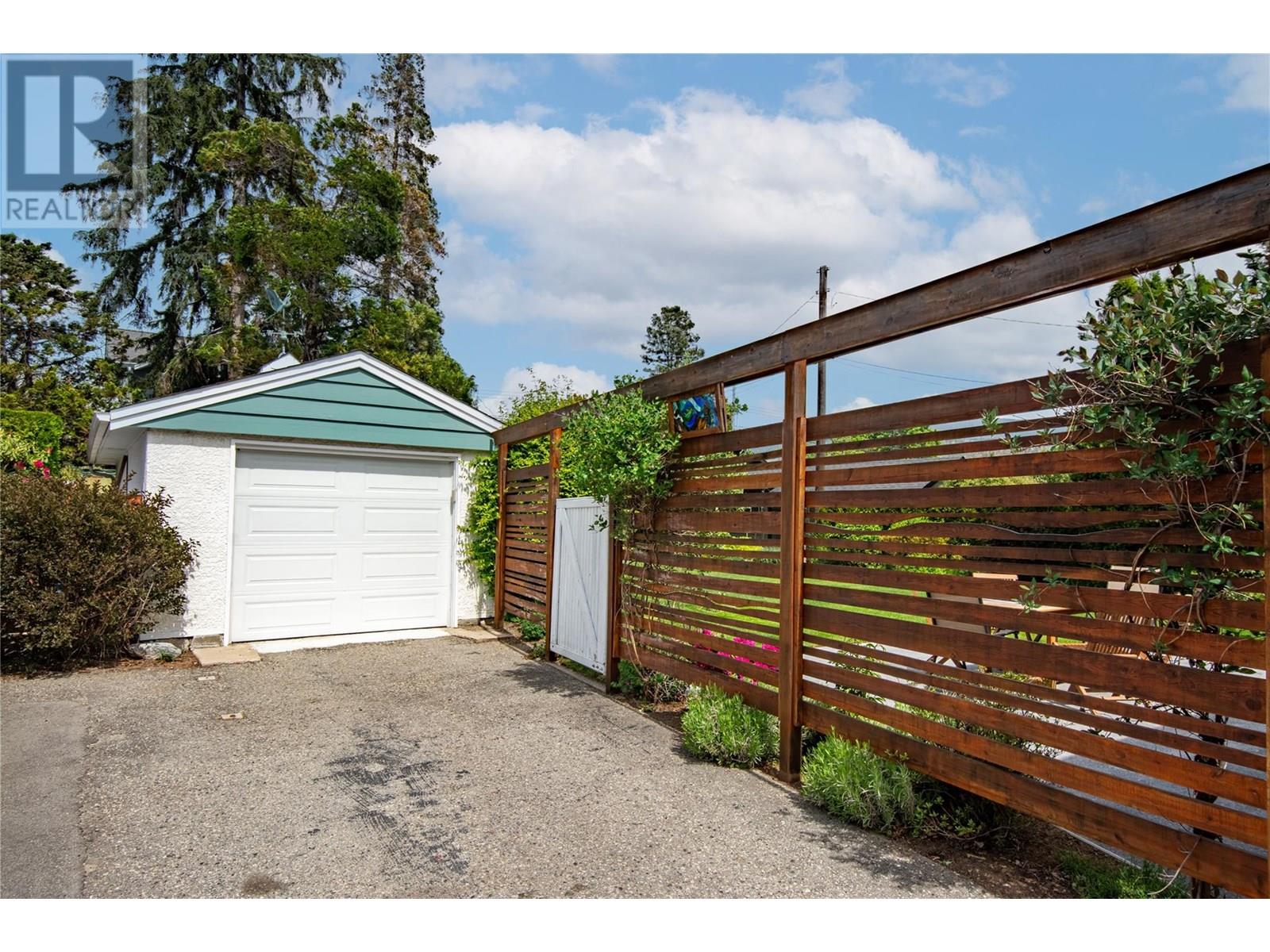 403 Windsor Avenue, Penticton, British Columbia  V2A 2K5 - Photo 77 - 10352140
