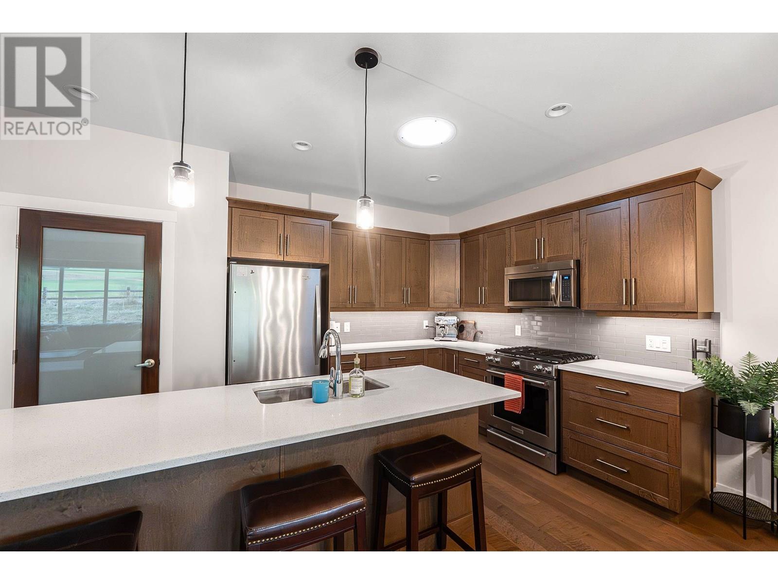 1769 Tower Ranch Drive, Kelowna, British Columbia  V1P 1T2 - Photo 2 - 10352211