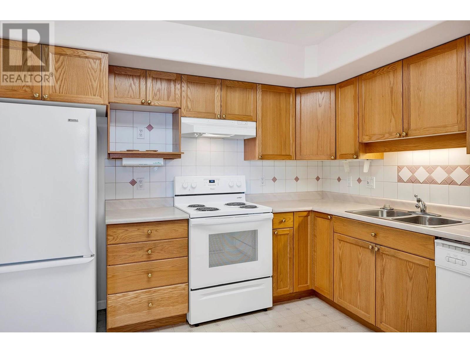 860 Nicolani Drive Unit# 407, Kamloops, British Columbia  V2B 5B3 - Photo 5 - 10352060