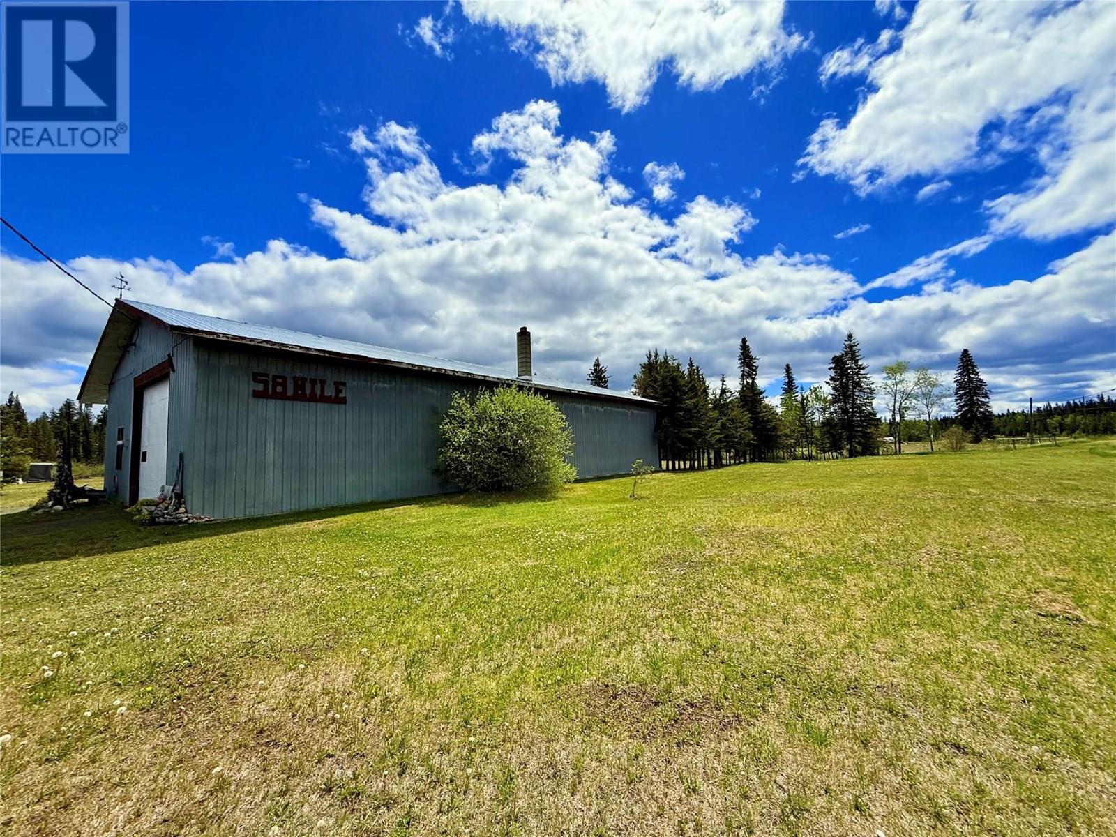 9736 97 Cariboo Highway, Clinton, British Columbia  V0K 1K0 - Photo 2 - 10352263