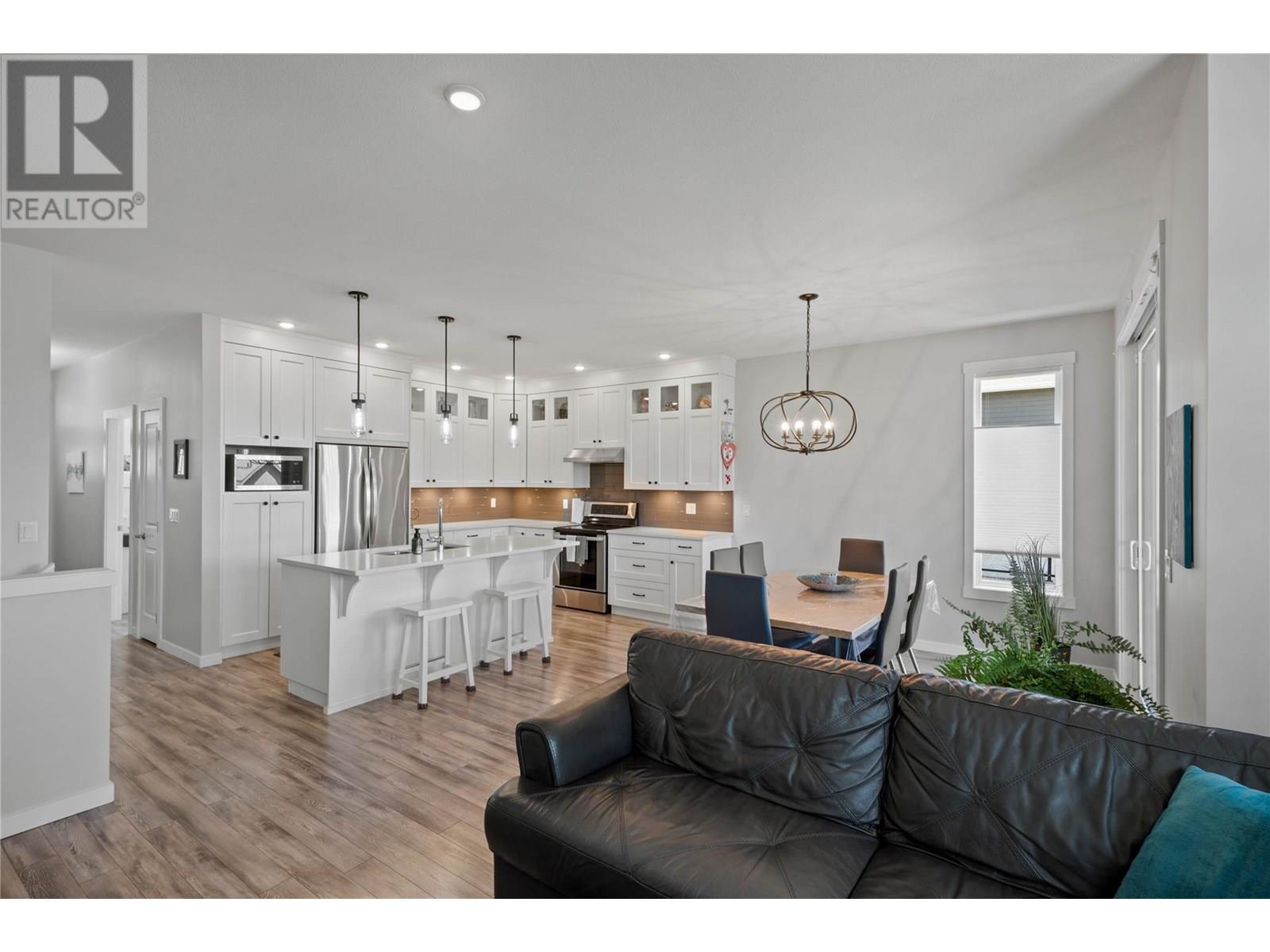 1547 Emerald Drive, Kamloops, British Columbia  V2E 0C4 - Photo 8 - 10352245