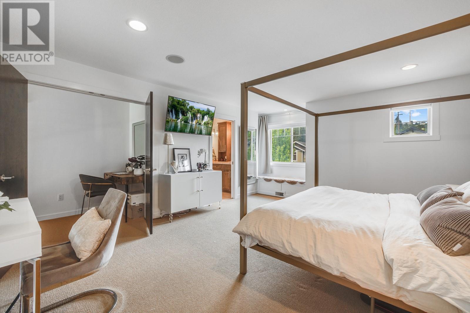 985 Paret Crescent, Kelowna, British Columbia  V1W 4X9 - Photo 31 - 10351923