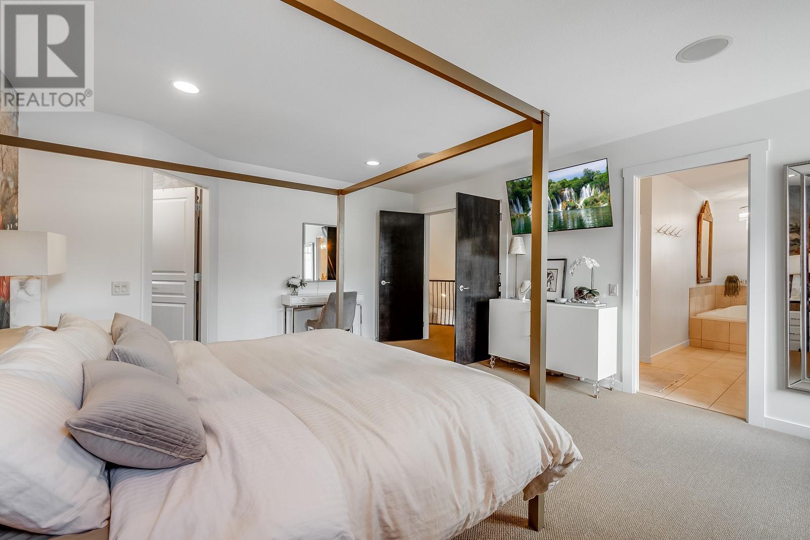 985 Paret Crescent, Kelowna, British Columbia  V1W 4X9 - Photo 32 - 10351923