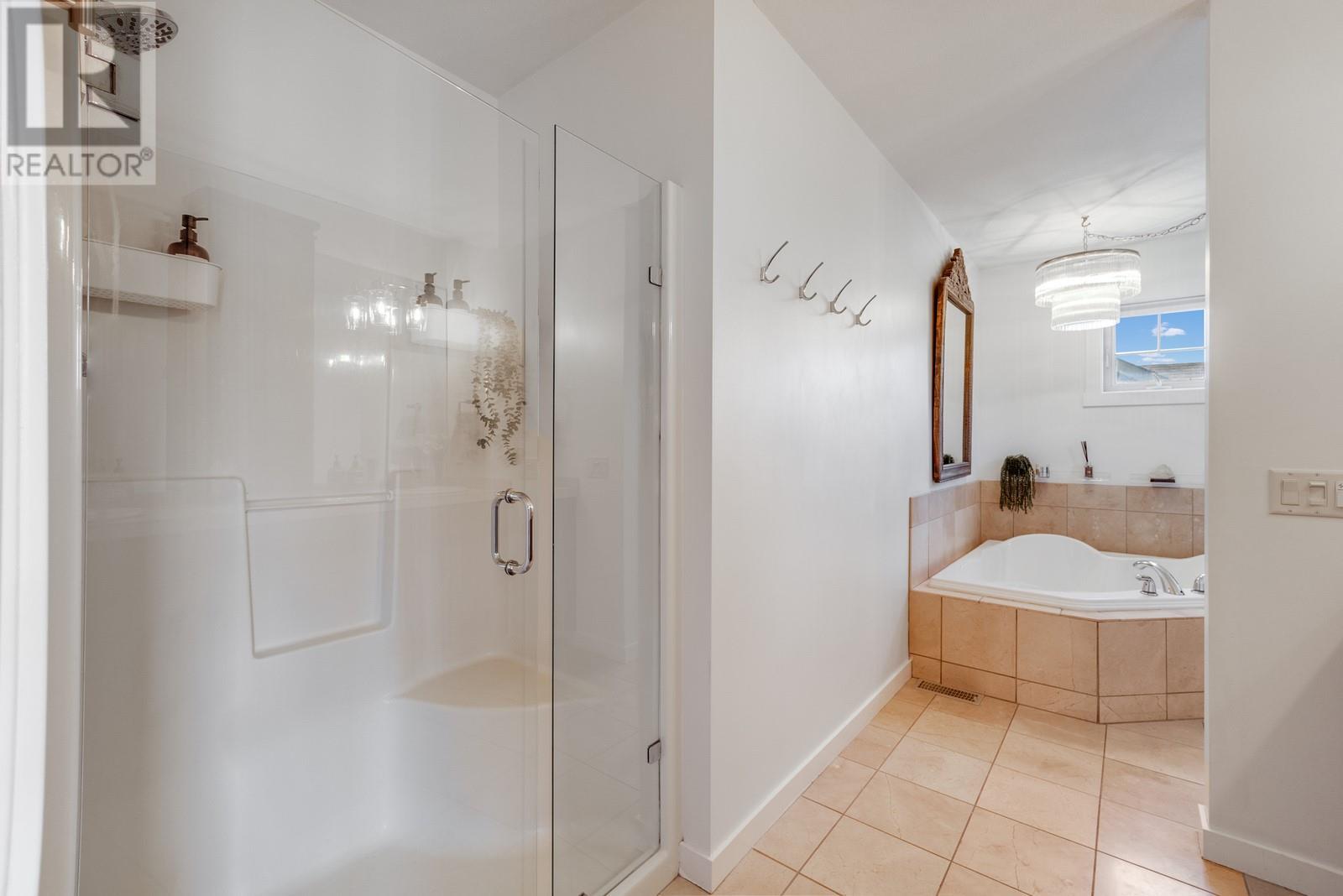 985 Paret Crescent, Kelowna, British Columbia  V1W 4X9 - Photo 36 - 10351923