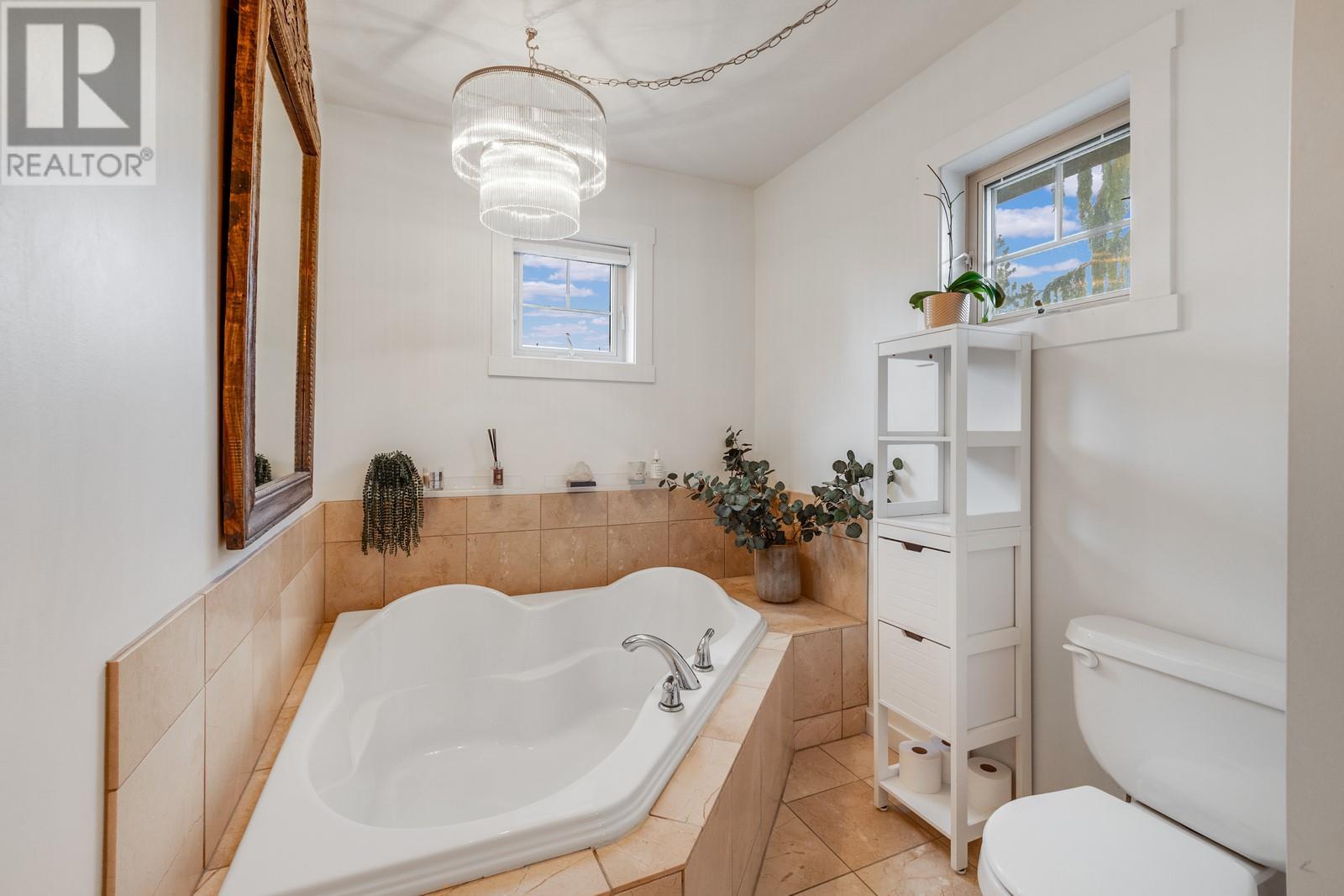 985 Paret Crescent, Kelowna, British Columbia  V1W 4X9 - Photo 37 - 10351923