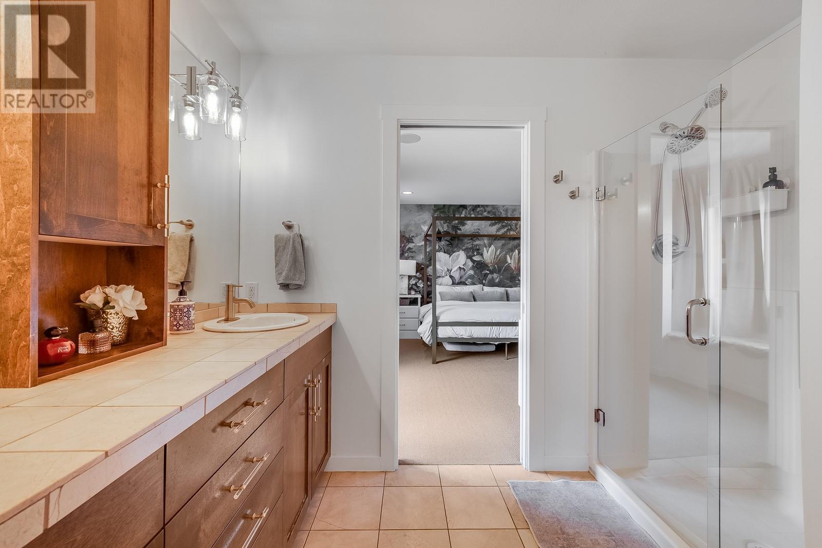 985 Paret Crescent, Kelowna, British Columbia  V1W 4X9 - Photo 38 - 10351923