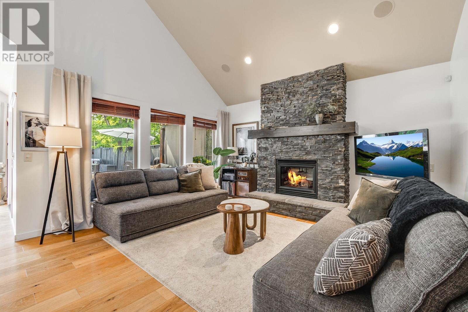 985 Paret Crescent, Kelowna, British Columbia  V1W 4X9 - Photo 5 - 10351923