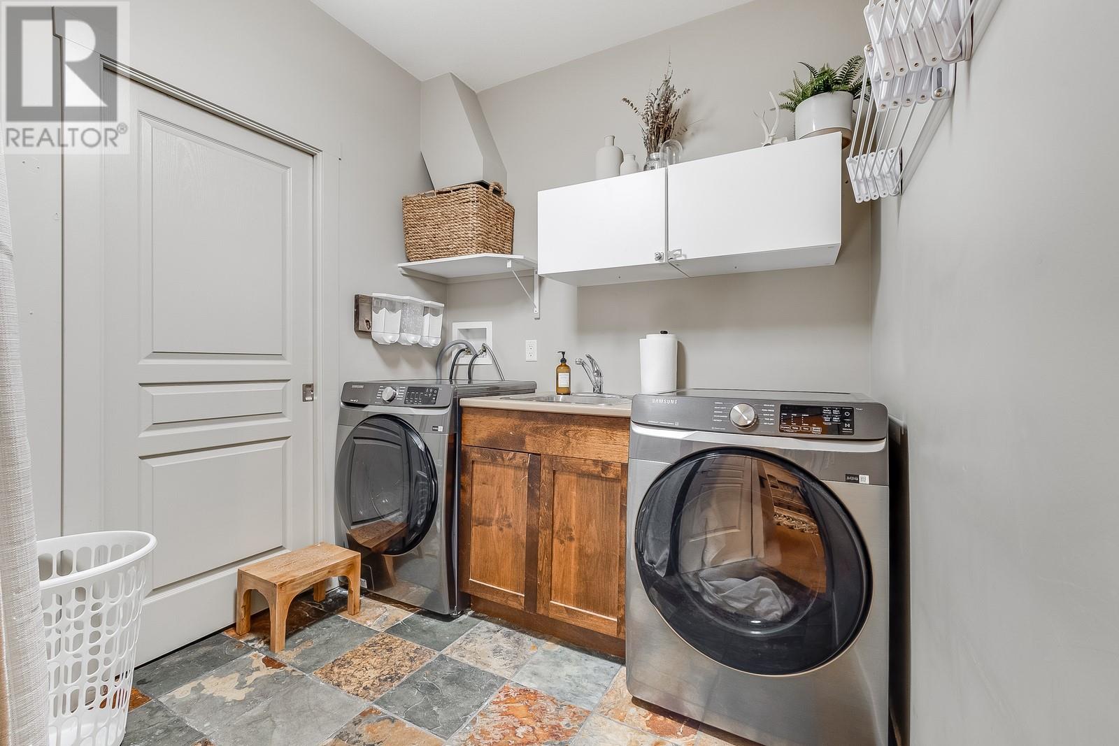 985 Paret Crescent, Kelowna, British Columbia  V1W 4X9 - Photo 54 - 10351923