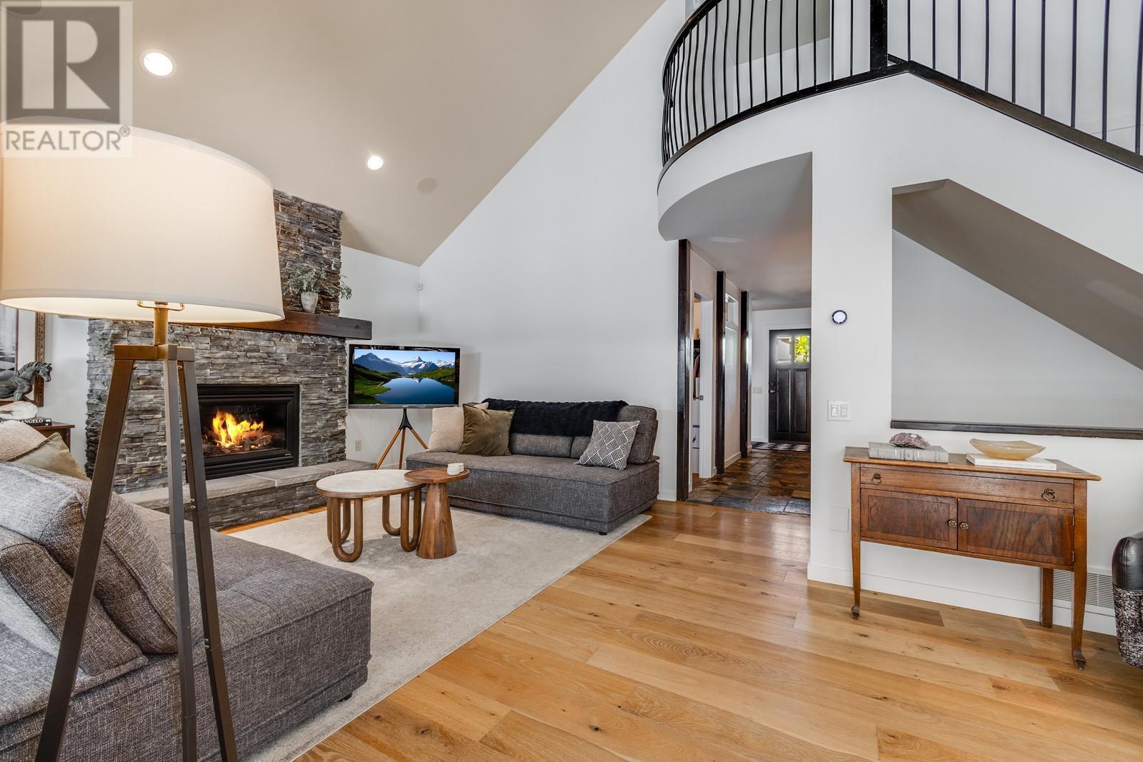 985 Paret Crescent, Kelowna, British Columbia  V1W 4X9 - Photo 7 - 10351923