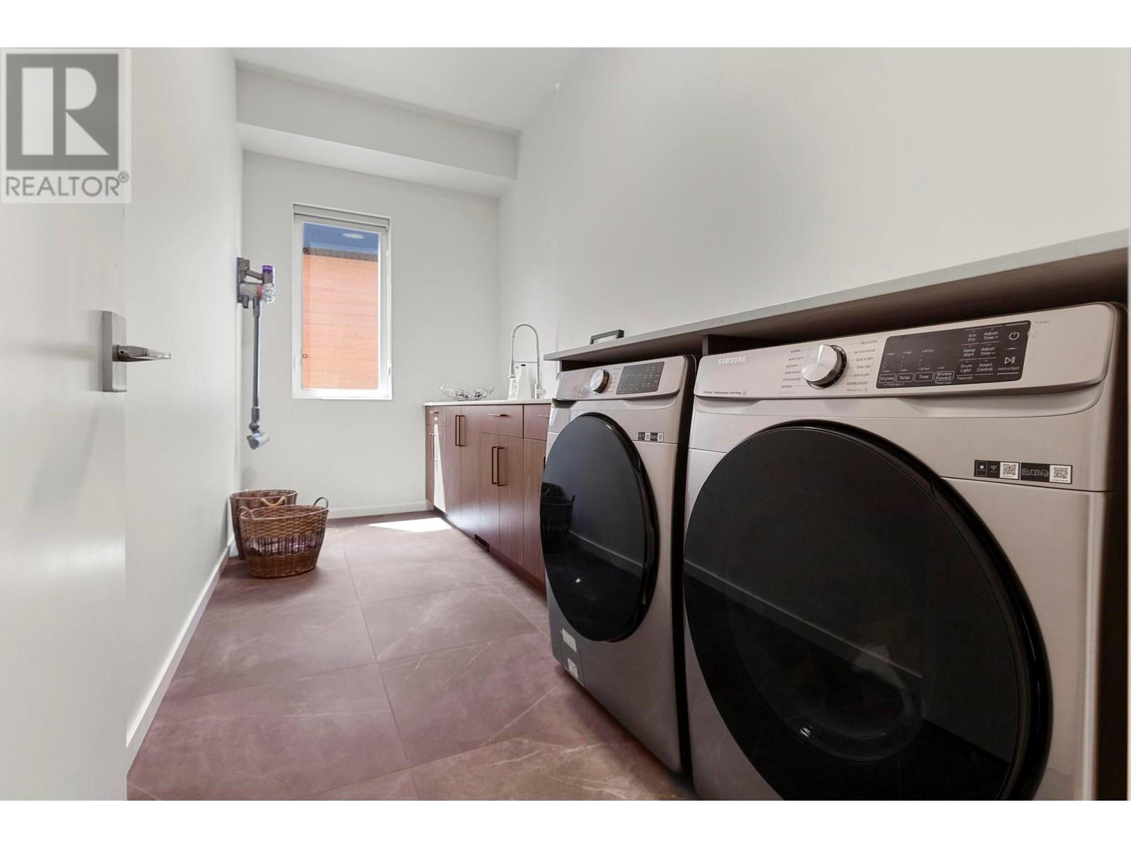 5546 Upper Mission Drive, Kelowna, British Columbia  V1W 5M4 - Photo 26 - 10352257