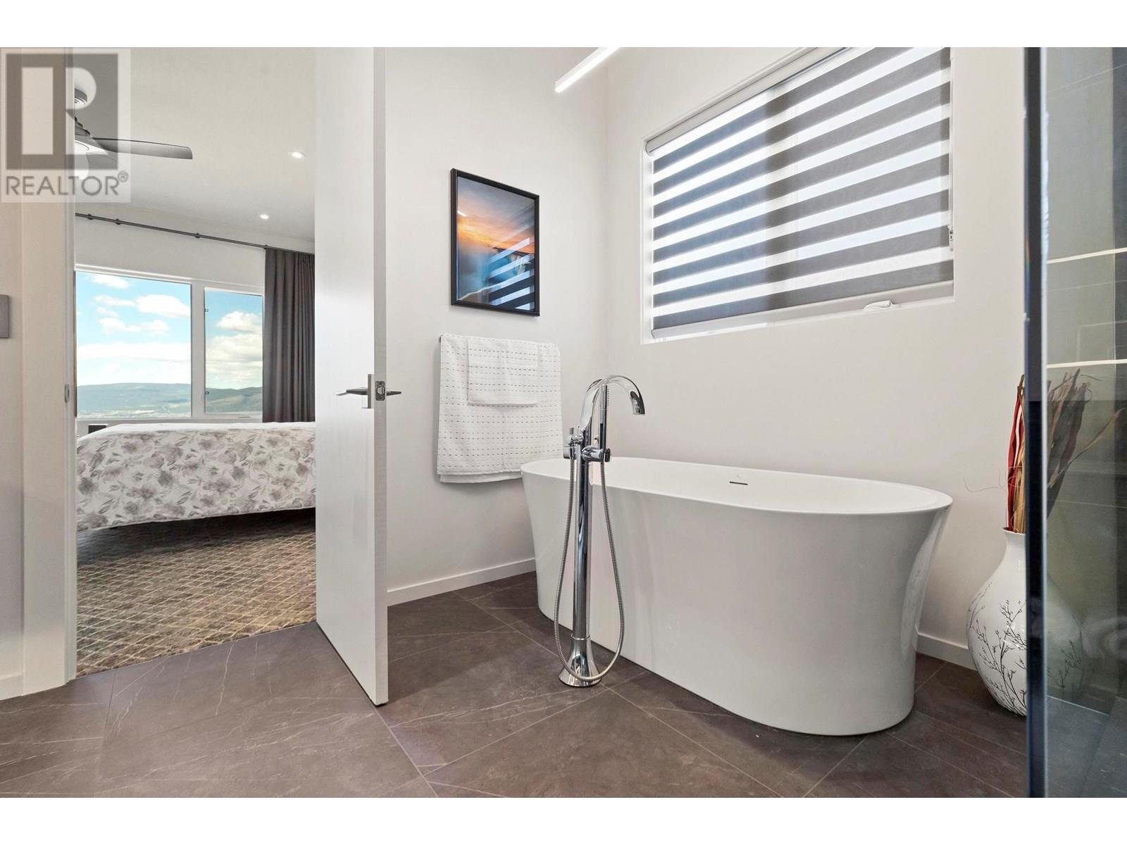 5546 Upper Mission Drive, Kelowna, British Columbia  V1W 5M4 - Photo 32 - 10352257