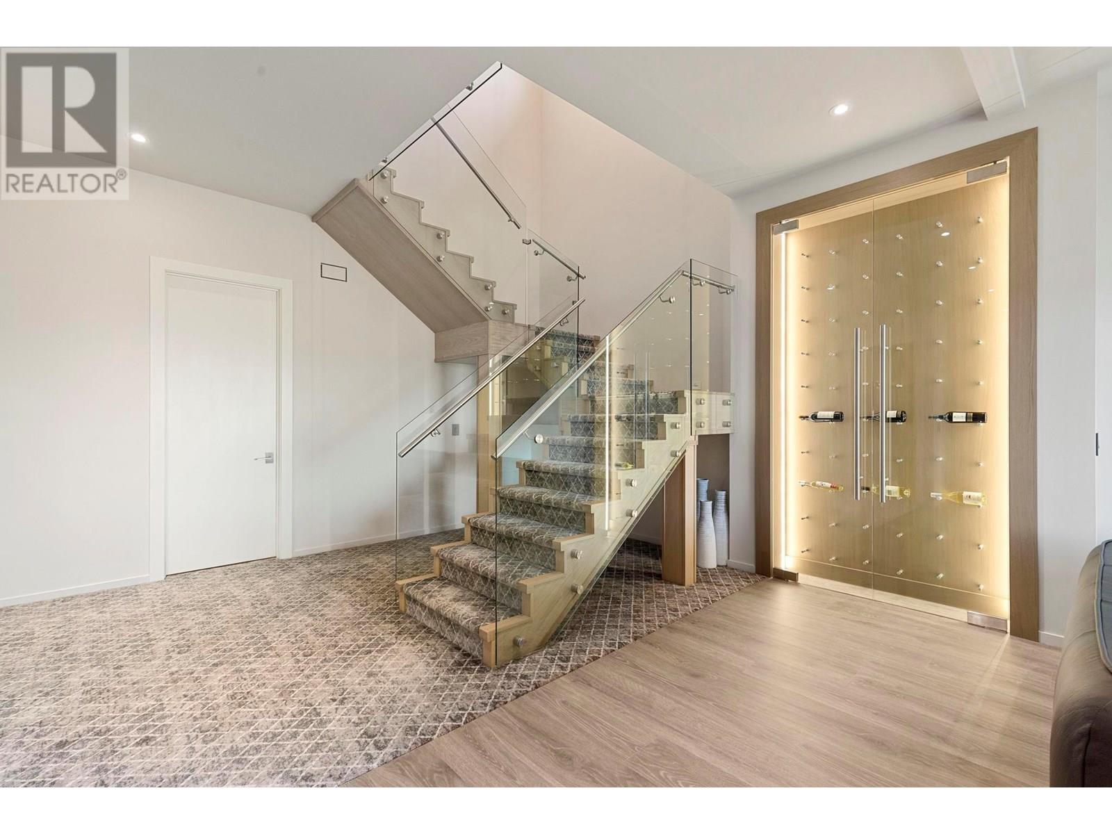 5546 Upper Mission Drive, Kelowna, British Columbia  V1W 5M4 - Photo 37 - 10352257