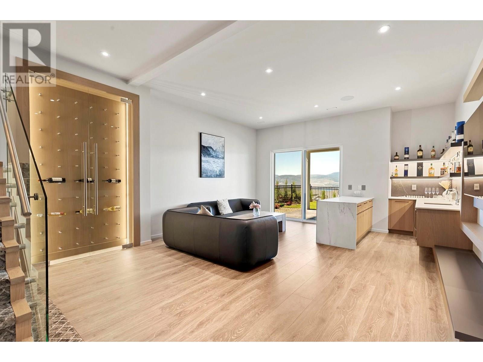 5546 Upper Mission Drive, Kelowna, British Columbia  V1W 5M4 - Photo 38 - 10352257