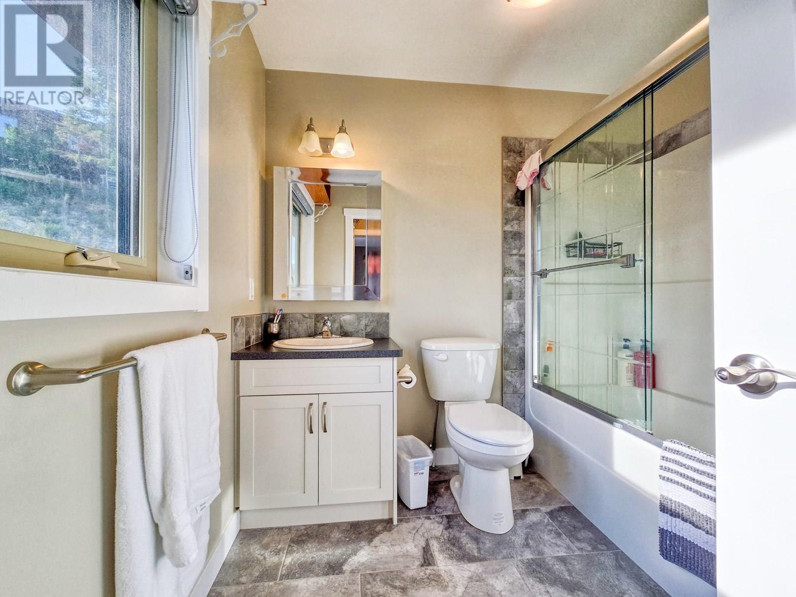 989 Swansea View Road Unit# 22, Windermere, British Columbia  V0A 1K3 - Photo 32 - 10351645