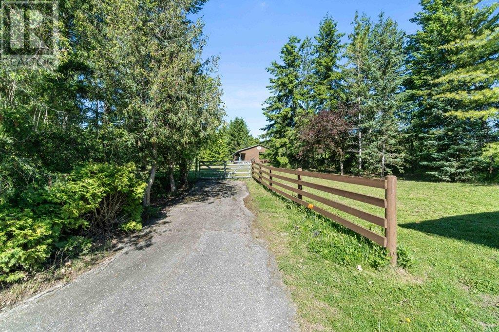 3681 40 Street Ne, Salmon Arm, British Columbia  V1E 1Z6 - Photo 17 - 10352246