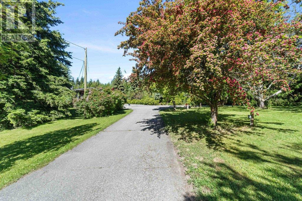 3681 40 Street Ne, Salmon Arm, British Columbia  V1E 1Z6 - Photo 4 - 10352246
