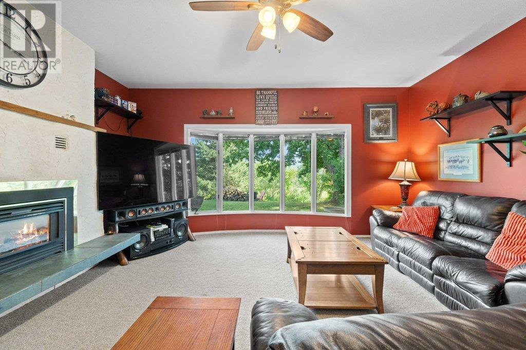 3681 40 Street Ne, Salmon Arm, British Columbia  V1E 1Z6 - Photo 54 - 10352246