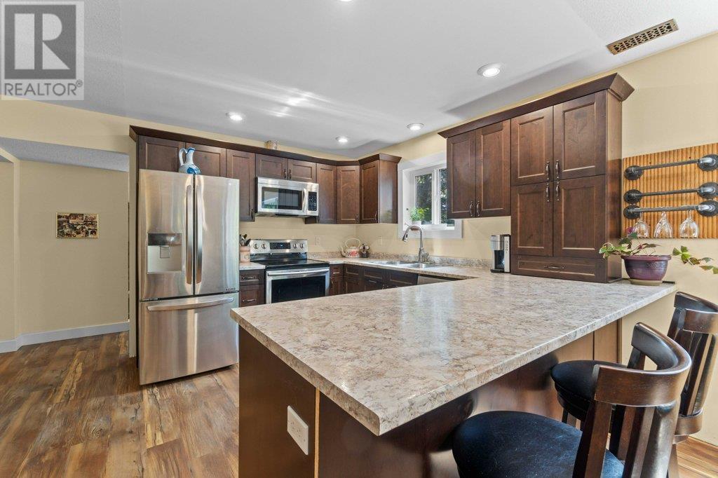 3681 40 Street Ne, Salmon Arm, British Columbia  V1E 1Z6 - Photo 76 - 10352246