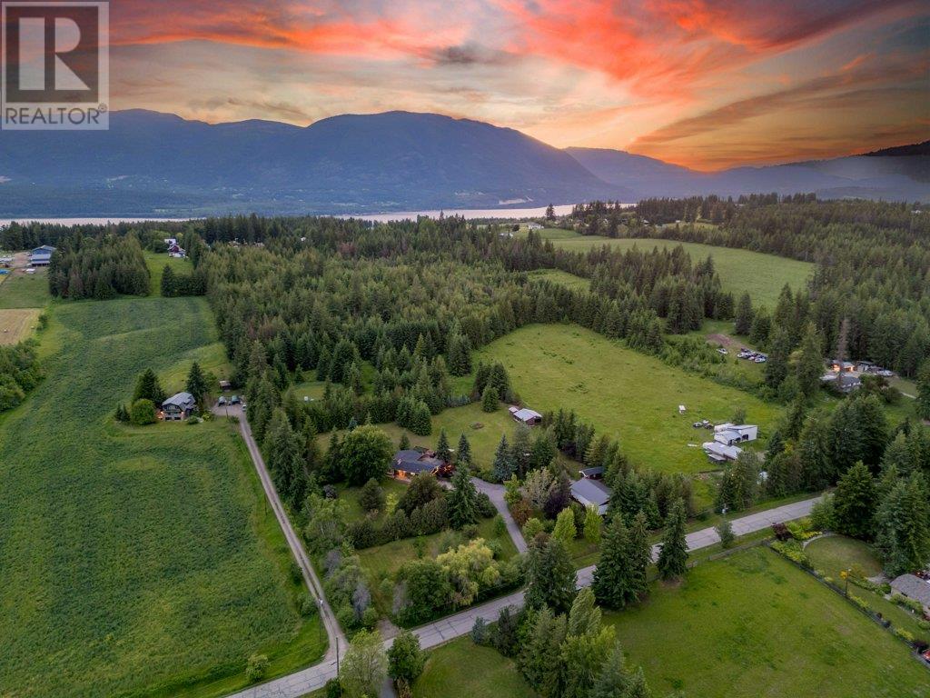 3681 40 Street Ne, Salmon Arm, British Columbia  V1E 1Z6 - Photo 95 - 10352246