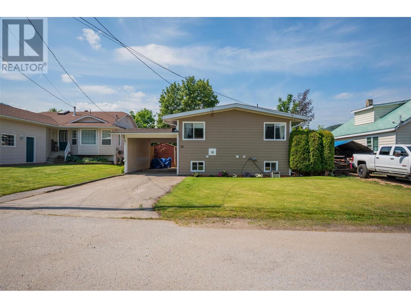 99 Johnson Road, Fruitvale, British Columbia  V0G 1L0 - Photo 1 - 10352184