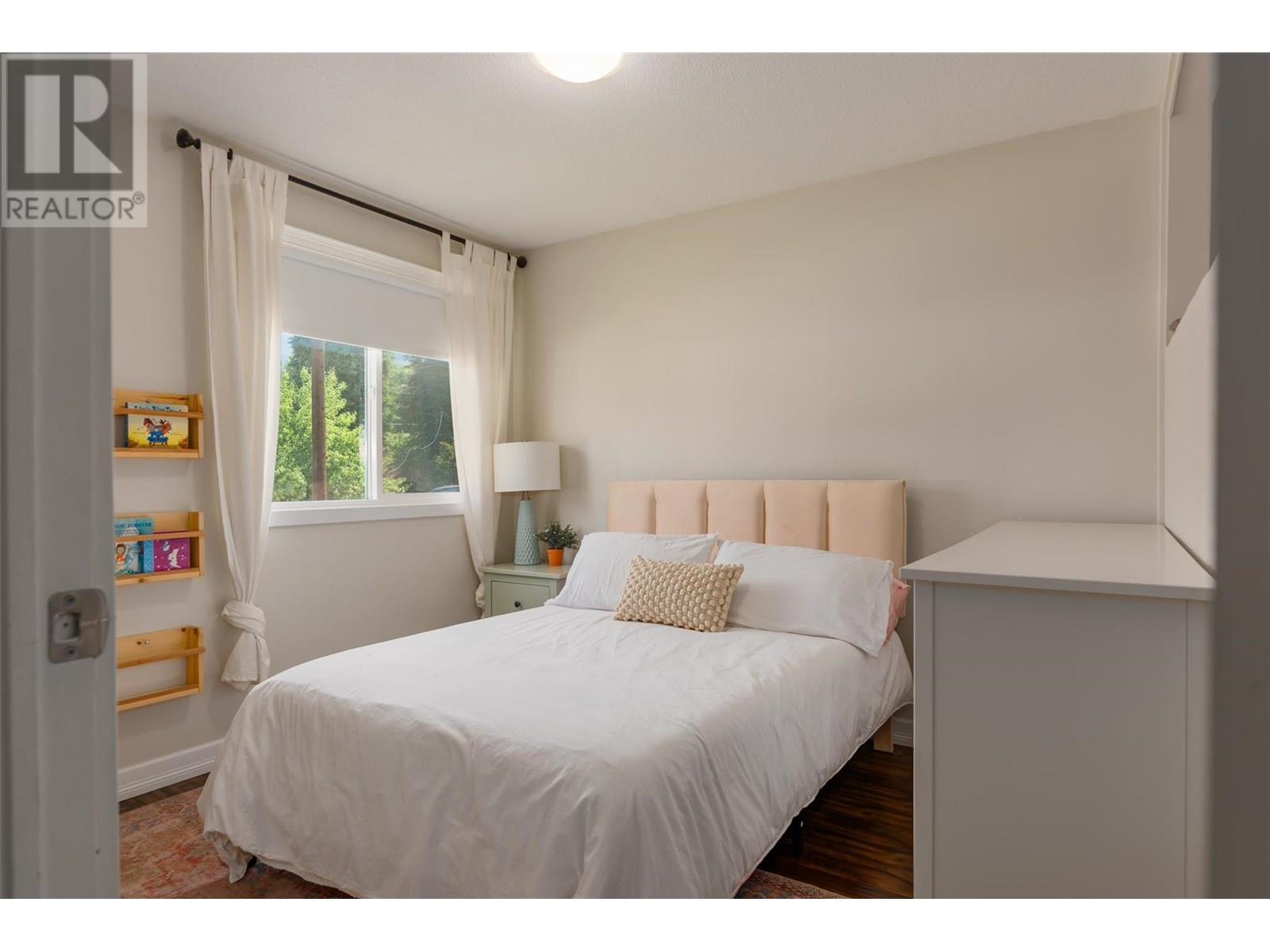 99 Johnson Road, Fruitvale, British Columbia  V0G 1L0 - Photo 14 - 10352184