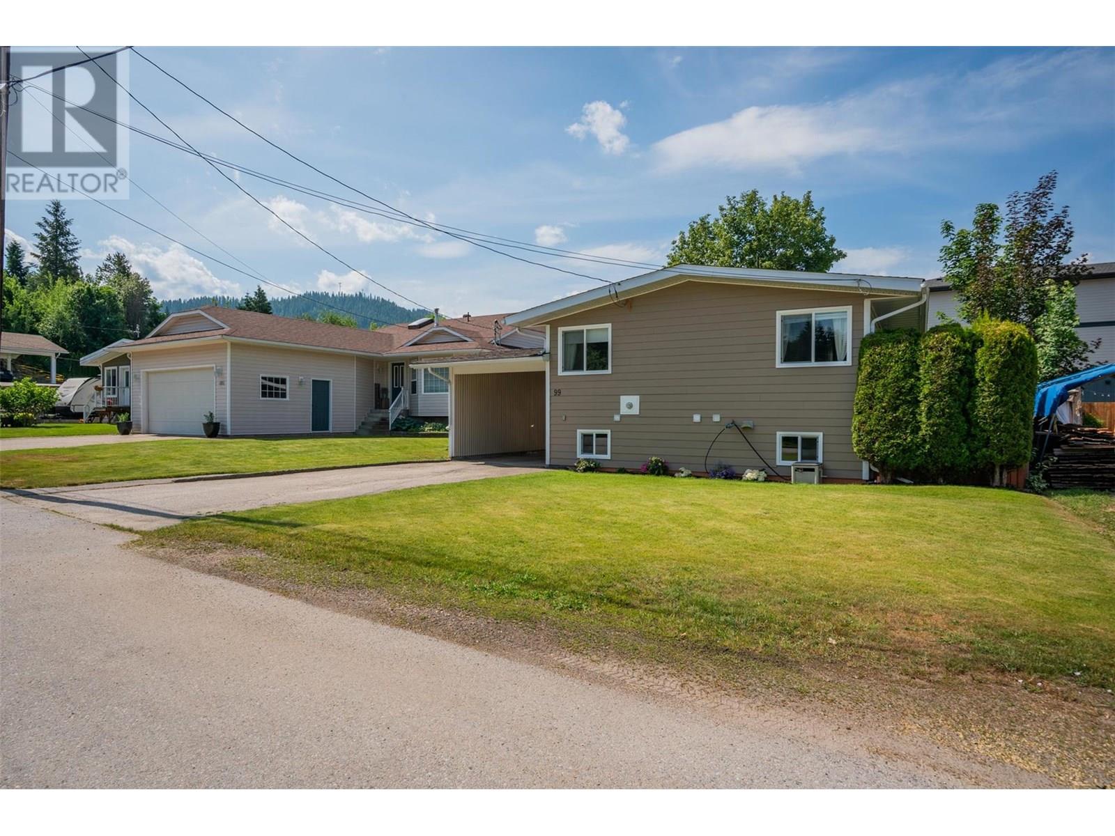 99 Johnson Road, Fruitvale, British Columbia  V0G 1L0 - Photo 3 - 10352184