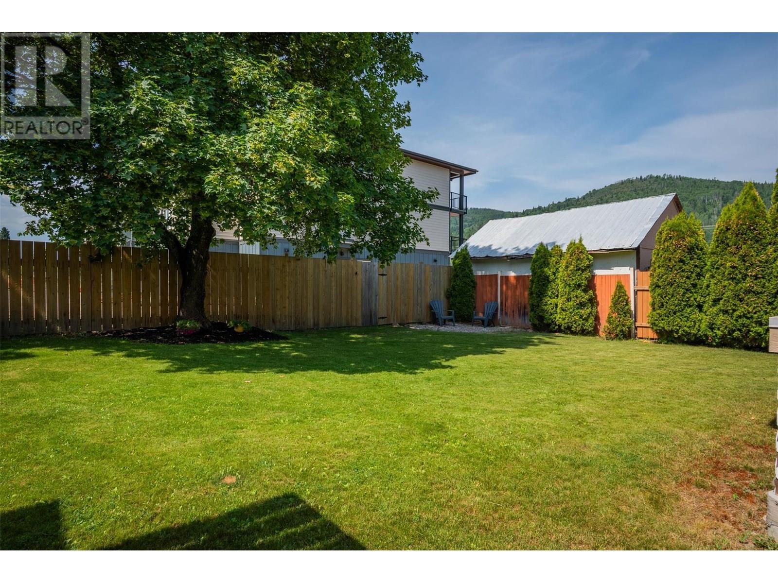 99 Johnson Road, Fruitvale, British Columbia  V0G 1L0 - Photo 30 - 10352184