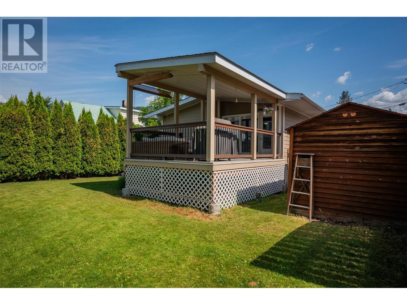 99 Johnson Road, Fruitvale, British Columbia  V0G 1L0 - Photo 31 - 10352184