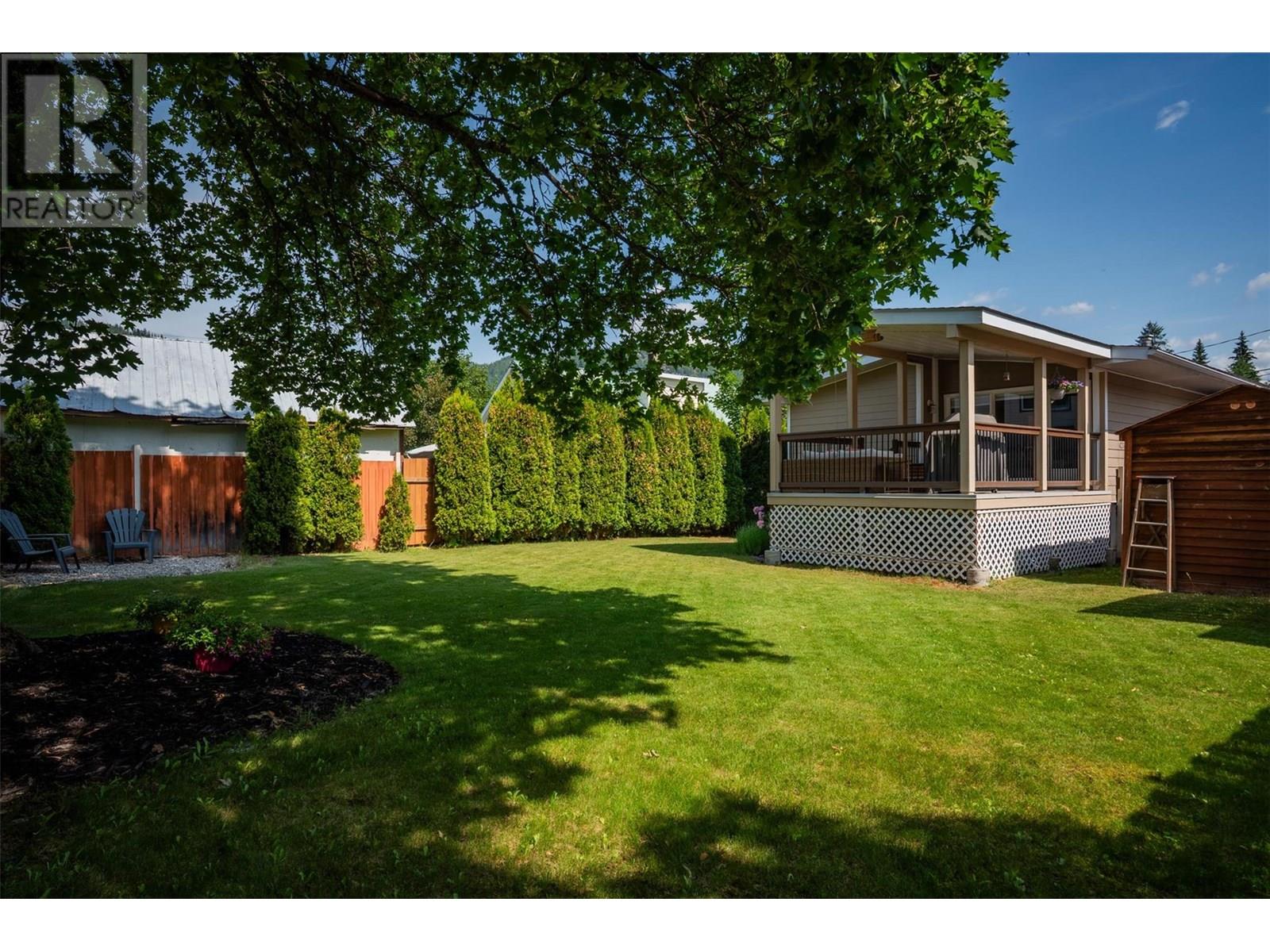 99 Johnson Road, Fruitvale, British Columbia  V0G 1L0 - Photo 32 - 10352184