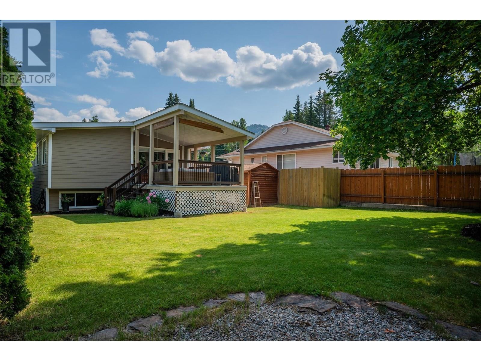 99 Johnson Road, Fruitvale, British Columbia  V0G 1L0 - Photo 33 - 10352184